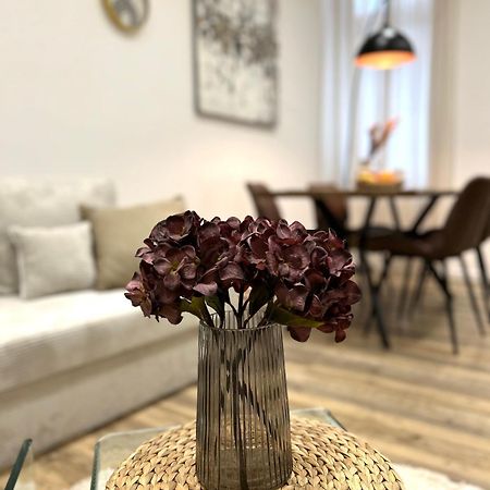 Designer City Apartment In Top Lage Fuer 6 Gaeste คาร์ลสรูเฮอ ภายนอก รูปภาพ