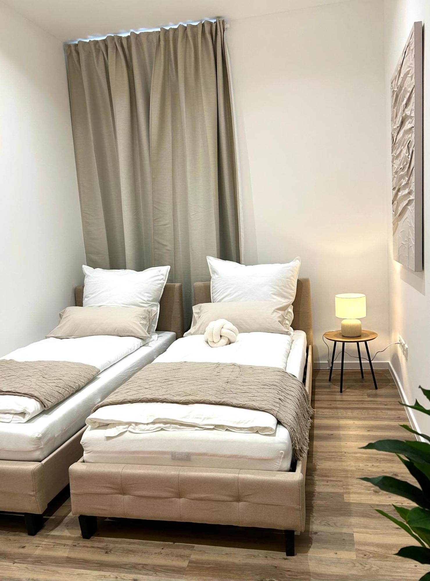 Designer City Apartment In Top Lage Fuer 6 Gaeste คาร์ลสรูเฮอ ภายนอก รูปภาพ